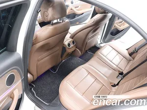 Mercedes-Benz E-Class, 2023 — миниатюра 15