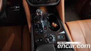 Bentley Bentayga, 2022 — миниатюра 12
