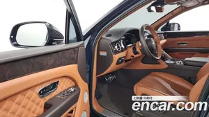 Bentley Bentayga, 2022 — миниатюра 13