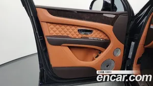 Bentley Bentayga, 2022 — миниатюра 14