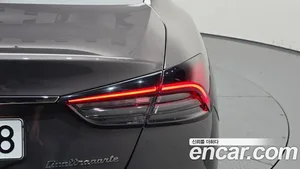 Maserati Quattroporte, 2021 — миниатюра 9