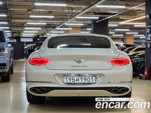 Bentley Continental, 2022 — миниатюра 4