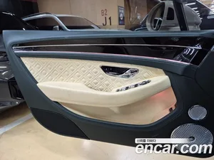 Bentley Continental, 2022 — миниатюра 11