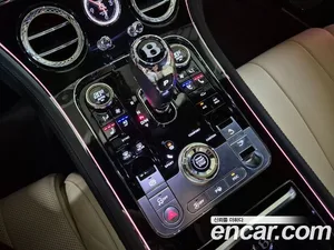 Bentley Continental, 2022 — миниатюра 14