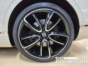 Bentley Continental, 2022 — миниатюра 18