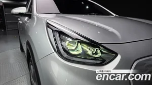 Kia Niro, 2022 — миниатюра 8