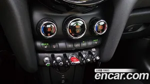 Mini Cooper Convertible, 2023 — миниатюра 23