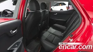 Kia Stonic, 2018 — миниатюра 17