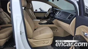 Kia Carnival, 2018 — миниатюра 17