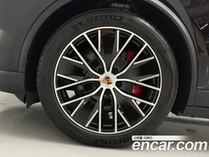 Porsche Macan, 2025 — миниатюра 5