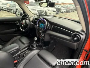 Mini Cooper, 2018 — миниатюра 9