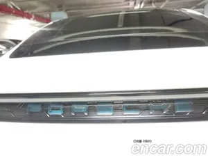 Porsche Taycan, 2025 — миниатюра 7