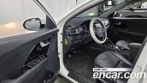 Kia Niro, 2017 — миниатюра 13