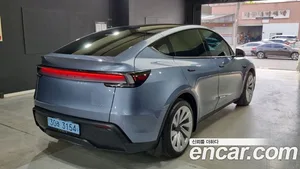 Tesla Model Y, 2025 — миниатюра 2