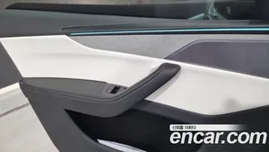 Tesla Model Y, 2025 — миниатюра 18