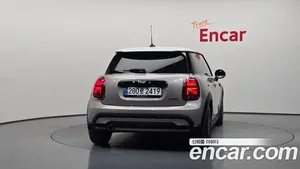 Mini Cooper, 2023 — миниатюра 4