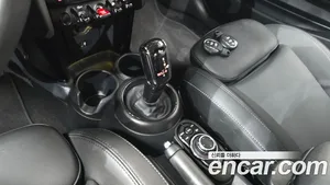 Mini Cooper, 2023 — миниатюра 12