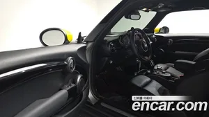 Mini Cooper, 2023 — миниатюра 12