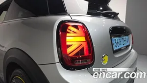 Mini Cooper, 2023 — миниатюра 8