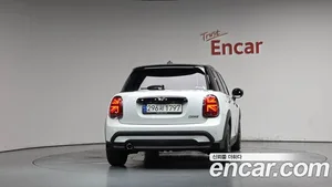 Mini Cooper, 2024 — миниатюра 3