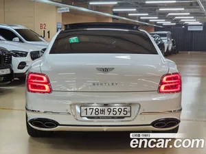 Bentley Flying Spur, 2022 — миниатюра 3