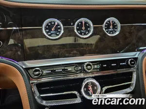 Bentley Flying Spur, 2022 — миниатюра 12