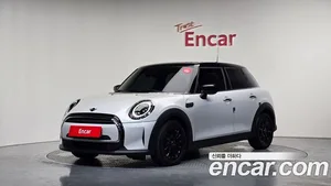 Mini Cooper, 2023 — миниатюра 1
