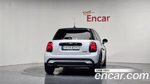 Mini Cooper, 2023 — миниатюра 4