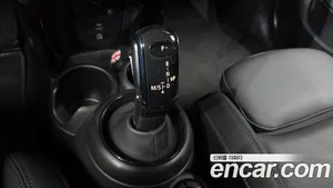Mini Cooper, 2023 — миниатюра 12