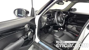 Mini Cooper, 2023 — миниатюра 13