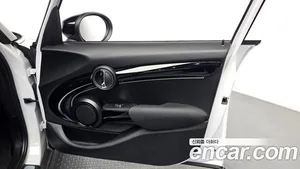 Mini Cooper, 2023 — миниатюра 14