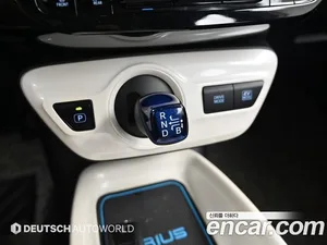 Toyota Prius, 2016 — миниатюра 9