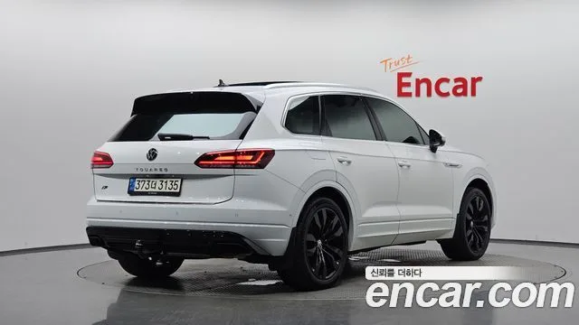 Volkswagen Touareg, 2020 — фото автомобиля из Кореи