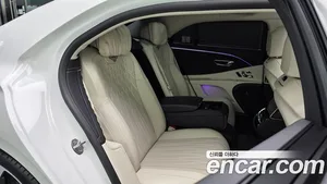Bentley Flying Spur, 2023 — миниатюра 17