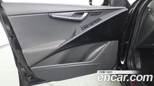 Kia Niro, 2023 — миниатюра 13