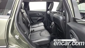 Jeep Cherokee, 2021 — миниатюра 18