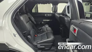 Ford Explorer, 2021 — миниатюра 17