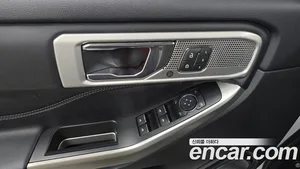 Ford Explorer, 2021 — миниатюра 23