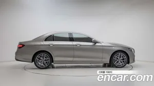 Mercedes-Benz E-Class, 2022 — миниатюра 9