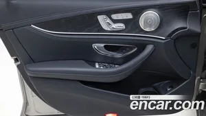 Mercedes-Benz E-Class, 2022 — миниатюра 14