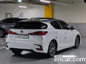 Lexus CT200h, 2017 — миниатюра 1