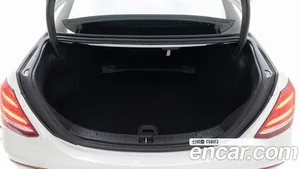 Mercedes-Benz E-Class, 2017 — миниатюра 10