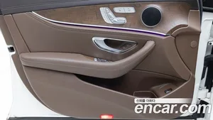 Mercedes-Benz E-Class, 2017 — миниатюра 15