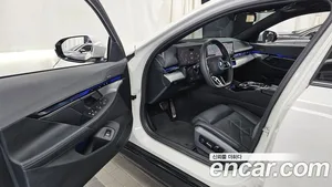 BMW 5-Series, 2025 — миниатюра 13