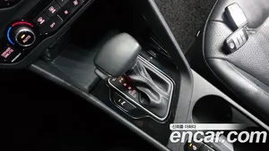 Kia Niro, 2017 — миниатюра 12