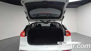 Kia Niro, 2017 — миниатюра 26