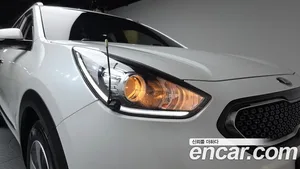 Kia Niro, 2017 — миниатюра 8
