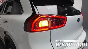 Kia Niro, 2017 — миниатюра 9