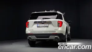 Ford Explorer, 2023 — миниатюра 4