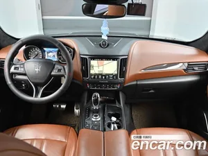 Maserati Levante, 2017 — миниатюра 7